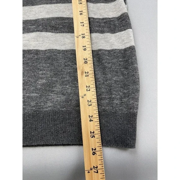 Aeropostale Women Sweater Small Gray Striped Emo Scene Y2K Goth Grunge Crew Neck - Picture 10 of 10